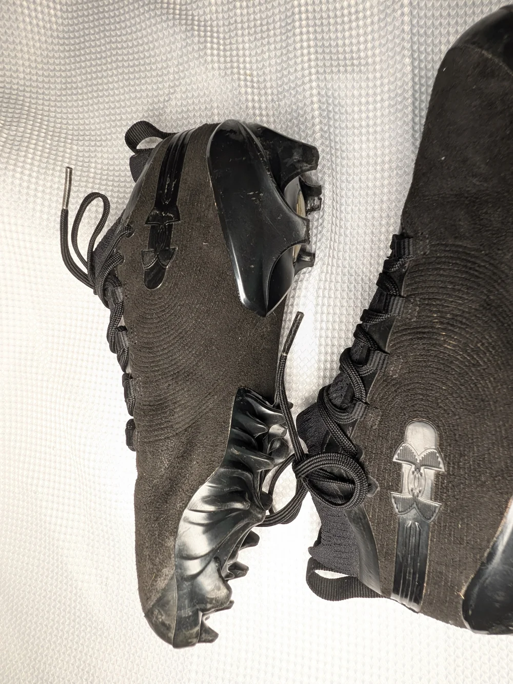 Under Armour Men’s Black Football Cleats